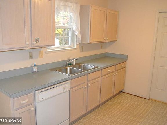 3rd image of 38245 Green Way