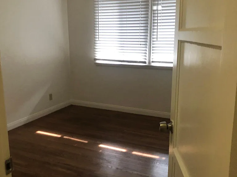 319 Molino Ave #7 — Photo 6