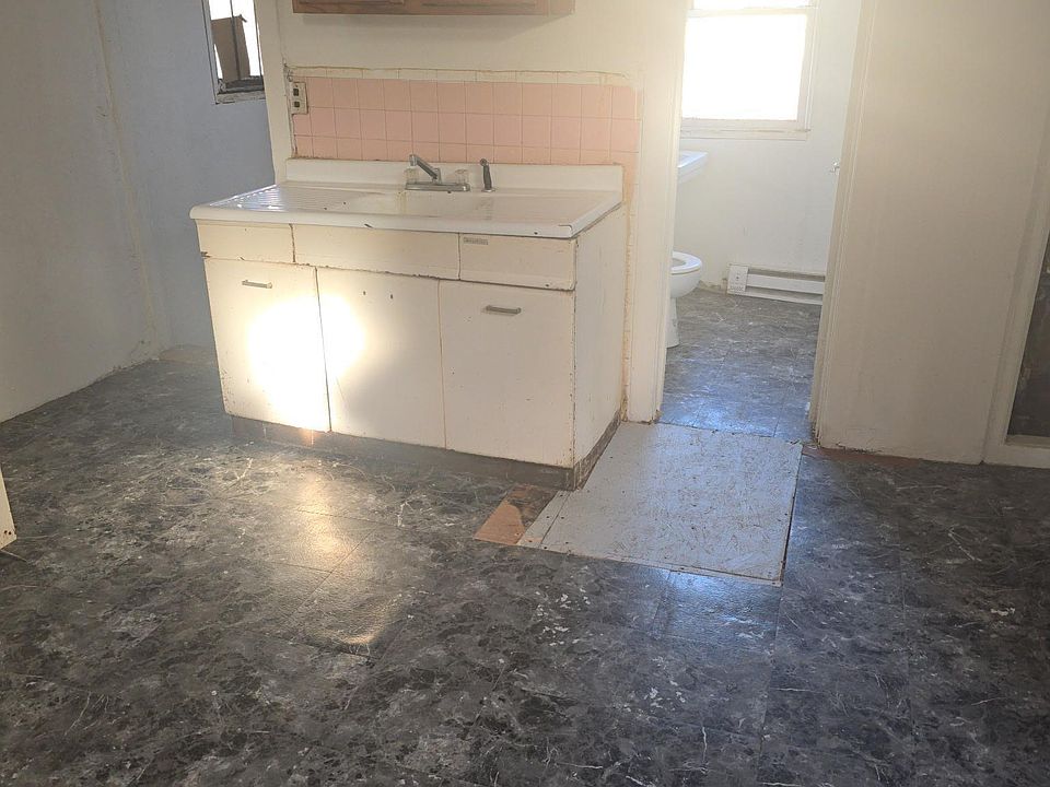 2nd image of 1508 S Lydia Ave