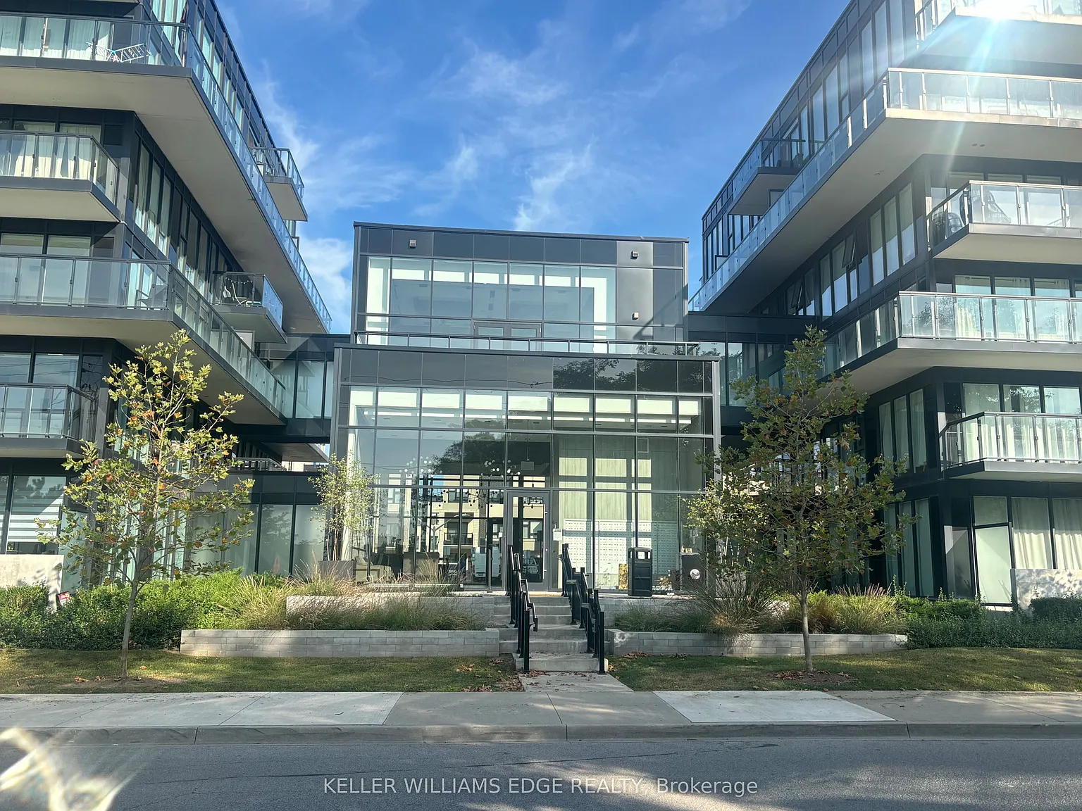 The West — Photo 2