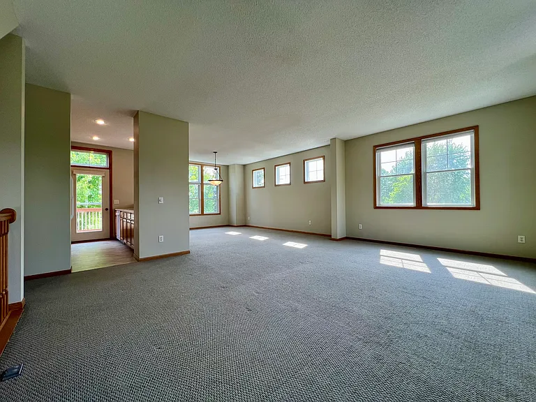 1922 Red Maple Ln — Photo 7