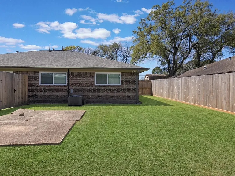 1007 Cedar St — Photo 14