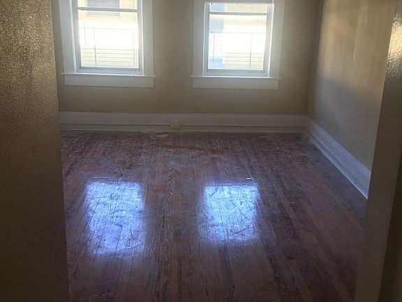 4th image of 336 8th Ave NE APT 2