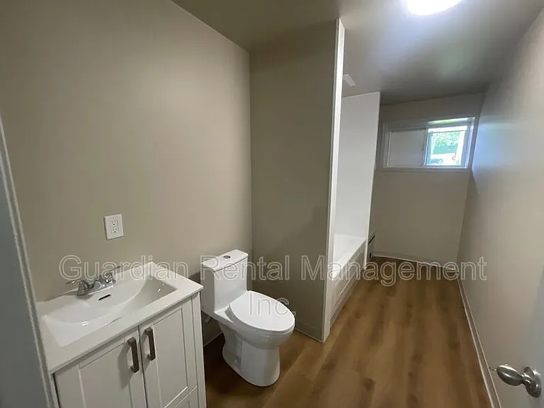 404 Ambrose St #2 — Photo 10