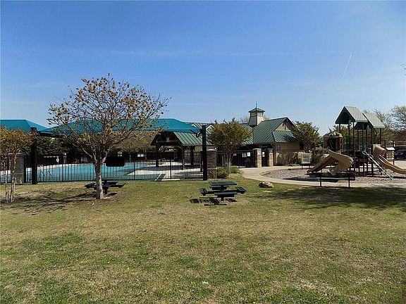 3rd image of 10320 Cochron Dr