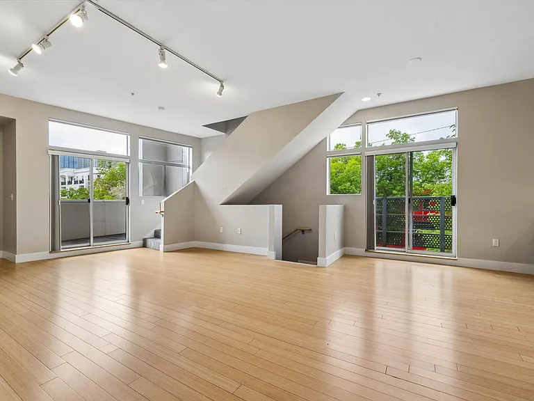 2400 Champa St #5 — Photo 10