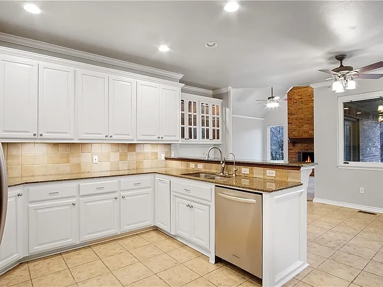 9417 Forest Dale Dr — Photo 5