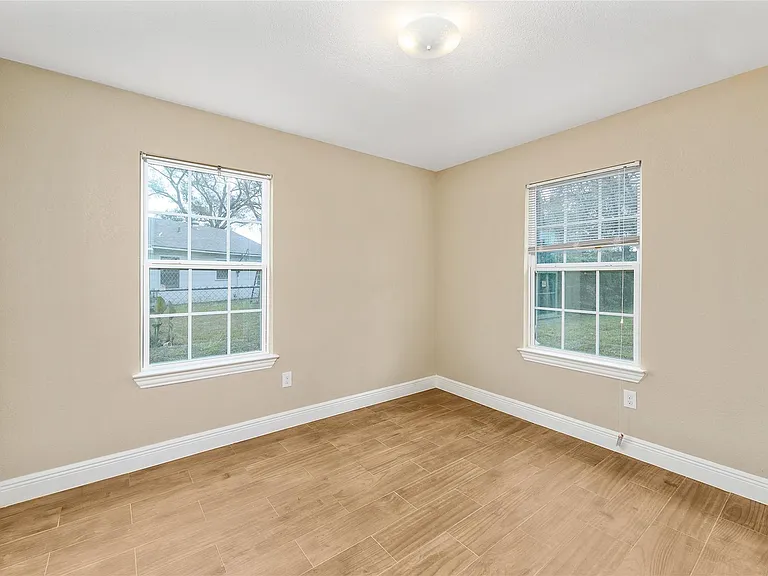 3938 Daphne St — Photo 10