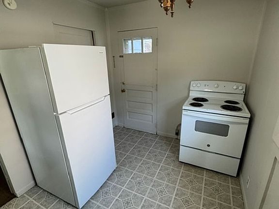 5th image of 1014 Baxter St