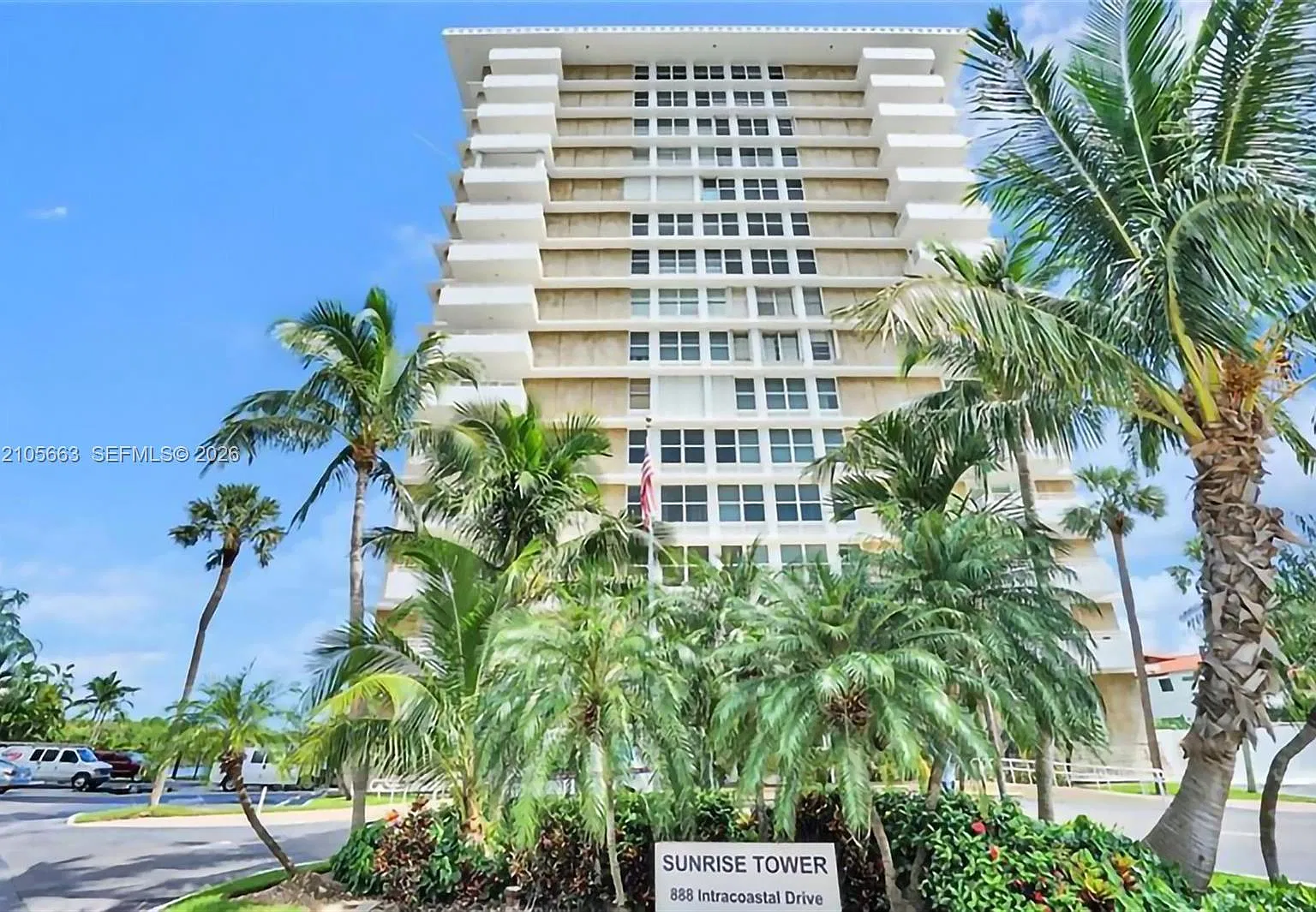 Sunrise Tower Condo — Photo 1
