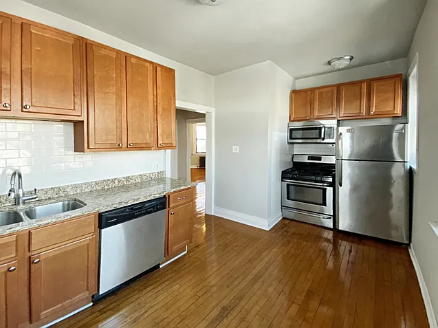 2119 W North Ave #3R — Photo 3