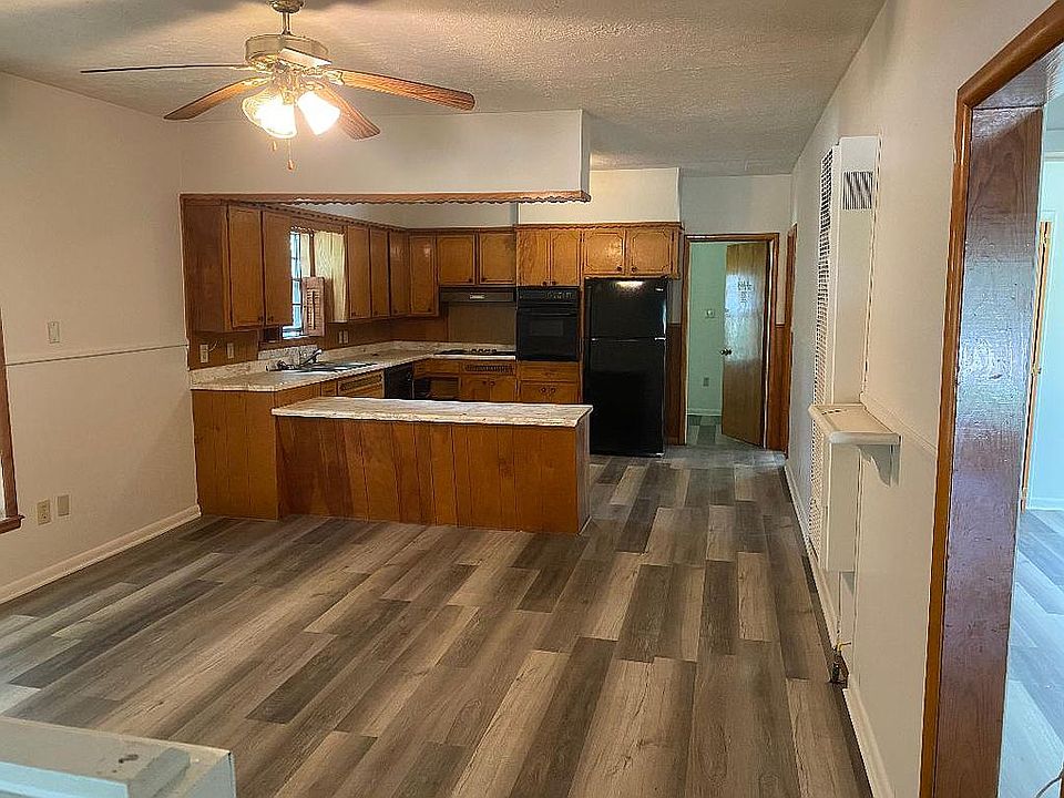 320 N Center St, Ada, OK 74820 Zillow