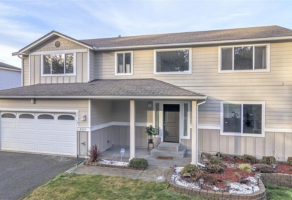 Beautiful 4 bedrooms 2.5 bath in Central Kitsap School District