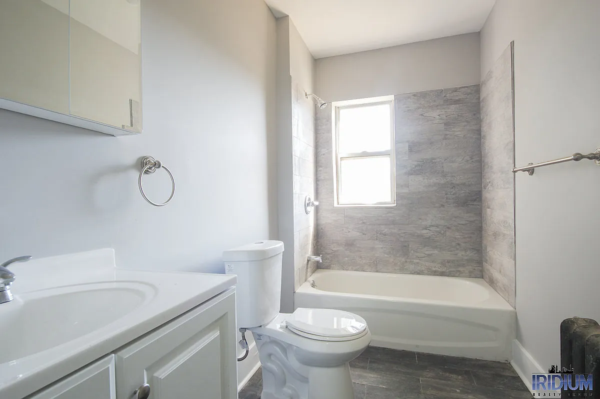 1 bed, 900 sqft, $1,749 — Photo 1