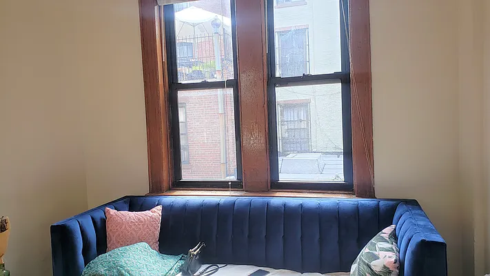 Rented by RBM Brokerage | media 10