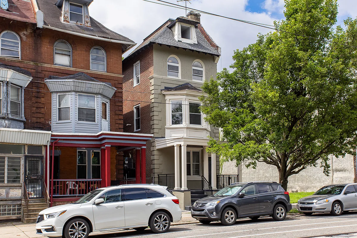 Building Photo - 4058 Parkside Ave #1
