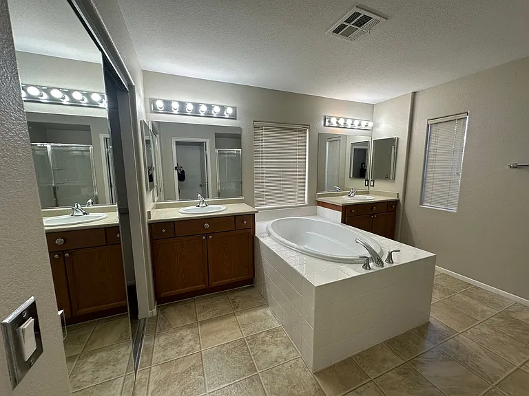 10573 Danielson Ave — Photo 19