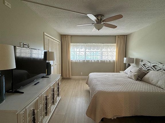 5th image of 2901 S Palm Aire Dr #5-8