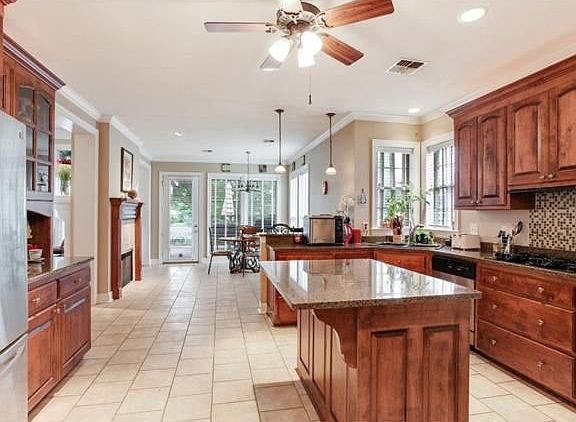 5th image of 108 Lake Vista Dr