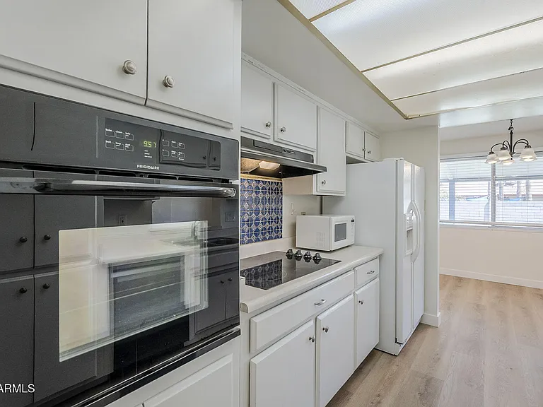 1904 E Manhatton Dr — Photo 23