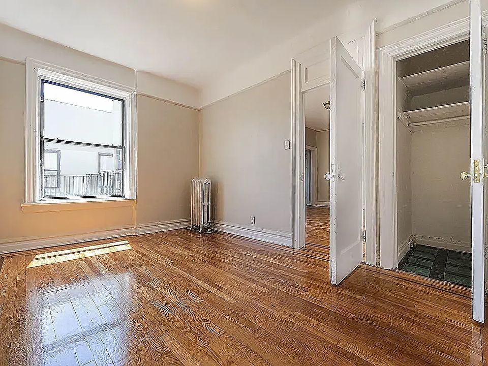 1st image of 926 44th St #2