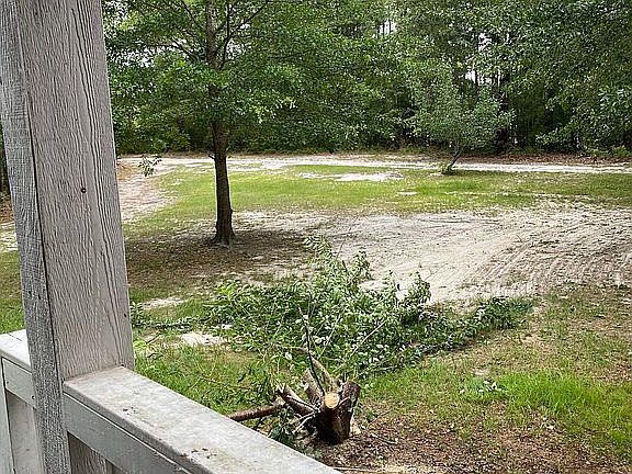 3rd image of 119 Whispering Oaks Ln