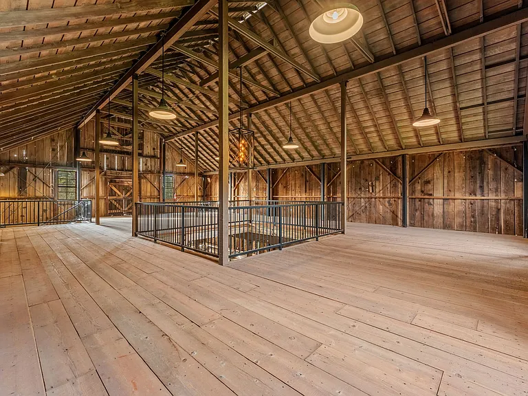 2850 Silverado Trl — Photo 111