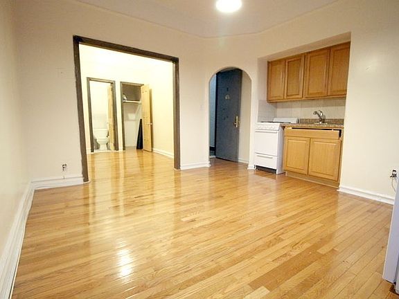 3rd image of 568 Vanderbilt Ave APT 5