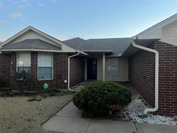 12512 NW 4th St, Yukon, OK 73099