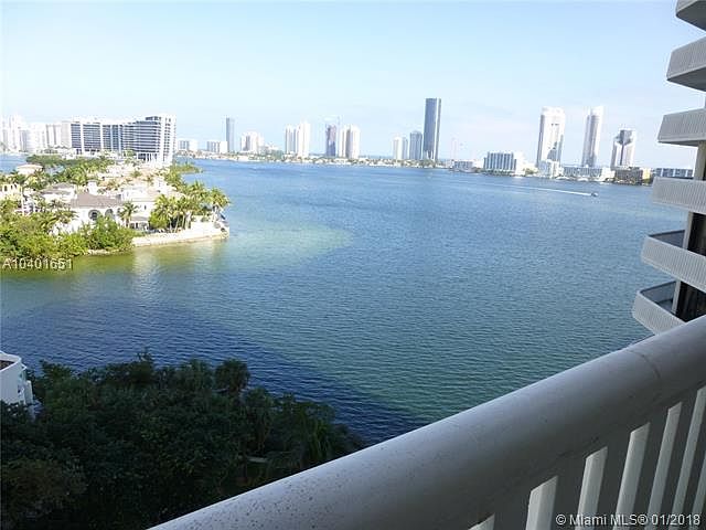 2BED/2BATH COMPLETELY REMODELED WITH SPECTACULAR WATER VIEWS AT WILLIAMS ISLAND!