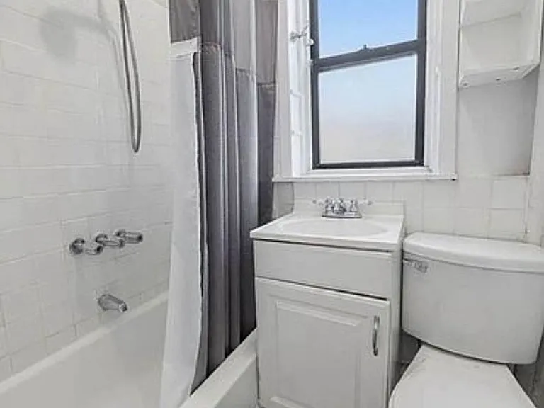 1054 Bergen St #1C — Photo 7