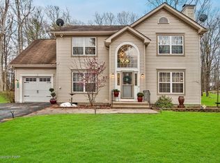 294 Spicebush Dr, East Stroudsburg, PA 18301