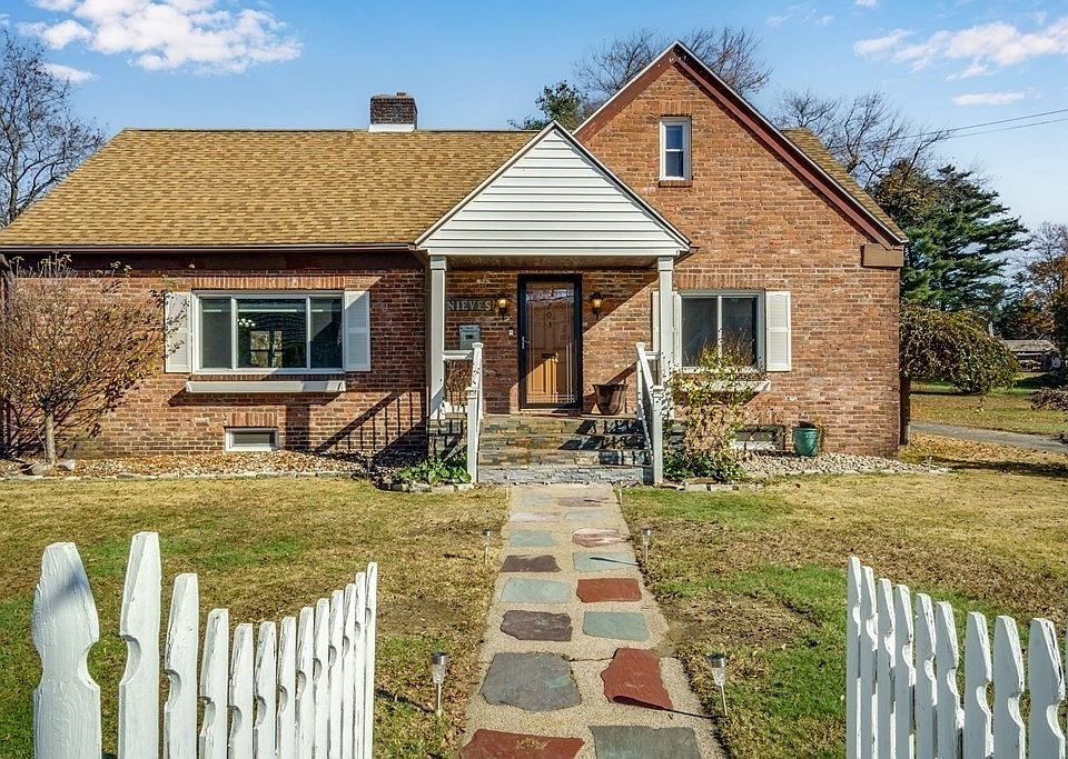 703 Newbury St, Springfield, MA 01104 Zillow