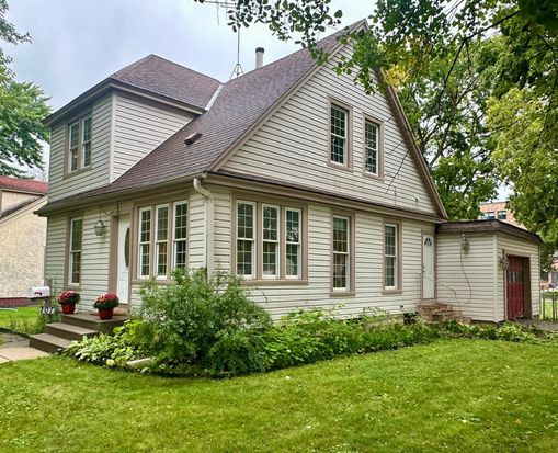 101 3rd St W, Jordan, MN 55352