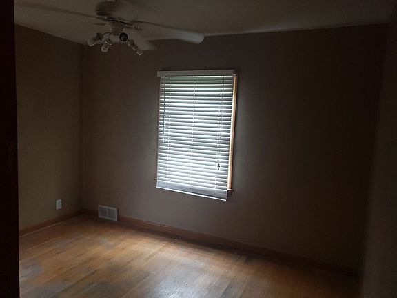 1st bedroom