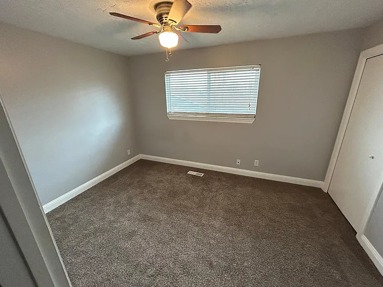 722 N 400 W #4 — Photo 10