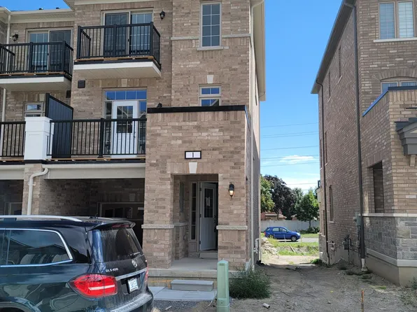 1 Royal Collection Way, Whitby, ON L1P 0P1