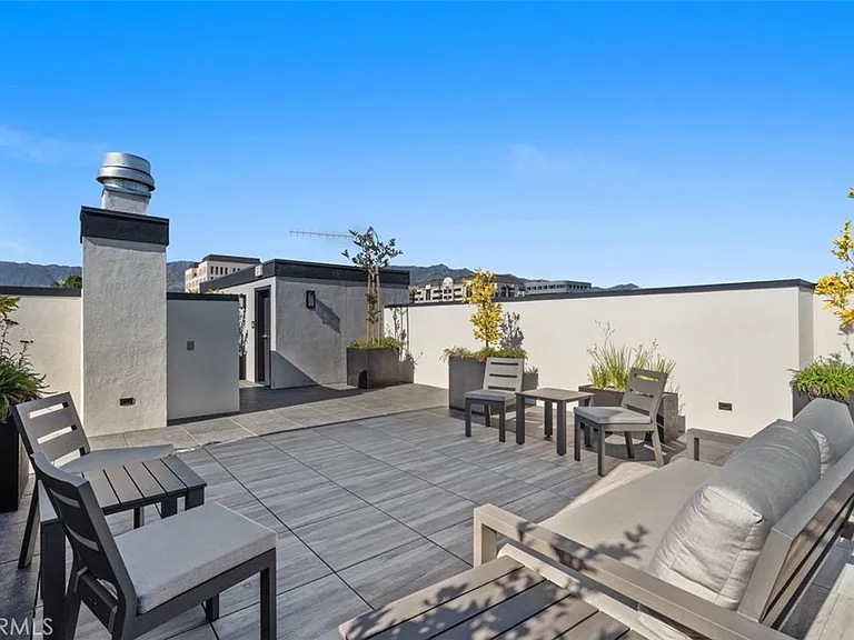 150 S Oak Knoll Ave #205 — Photo 12
