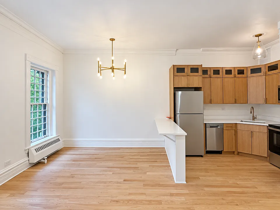 1362 N State Pkwy #3
