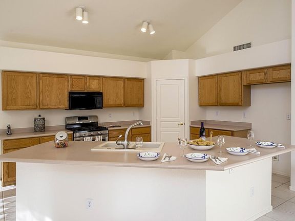4th image of 1721 E Monona Dr