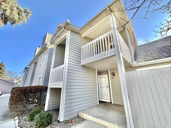 1529 N Oakhill Dr #C-8, South Bend, IN 46637