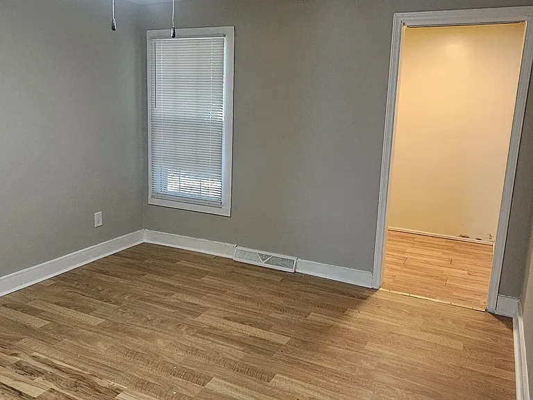 1040 East Dr — Photo 9