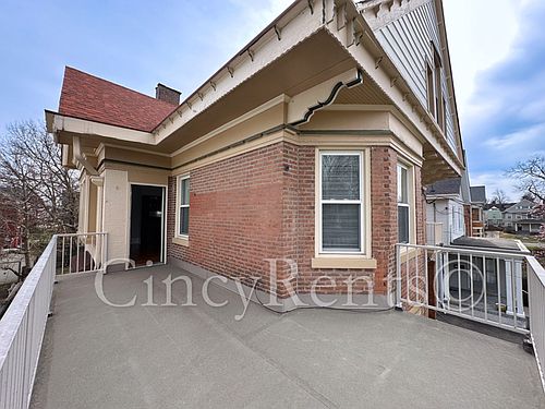 5th image of 2270 Jefferson Ave #A