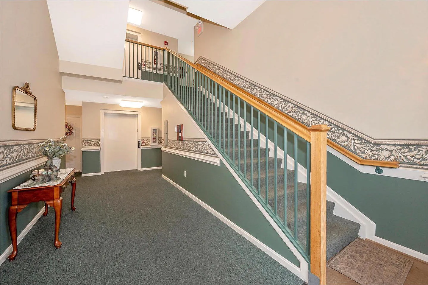 2 bed, 1370 sqft, $1,950 — Photo 2