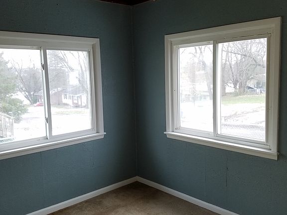5th image of 223 Hopkins St