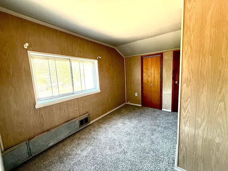 304 Lillian Ln — Photo 17