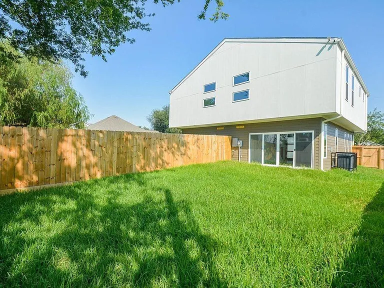 4358 Clover St #A — Photo 30