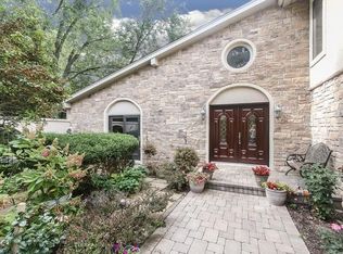 110 Honey Lake Rd, North Barrington, IL 60010