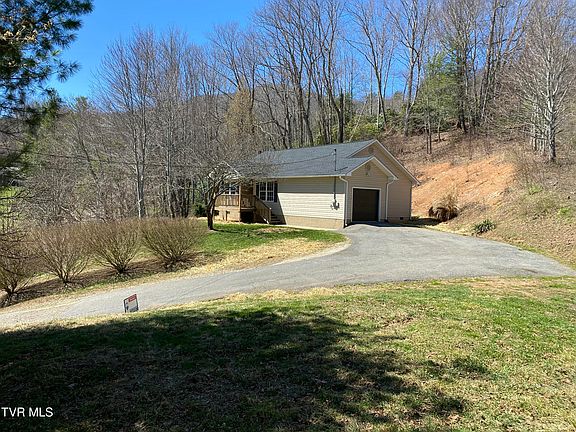 5th image of 302 Grover Reece Rd