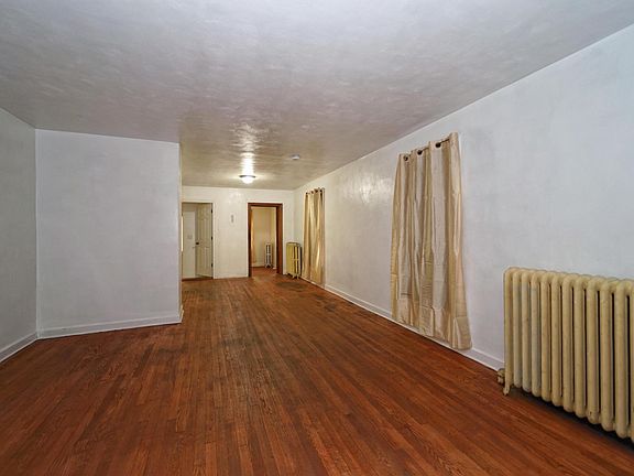 3rd image of 118 N Jackson St